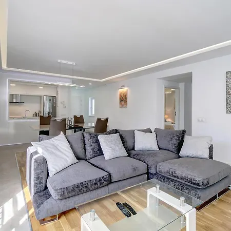 Westminster Puerto Banus Marina Apartment *